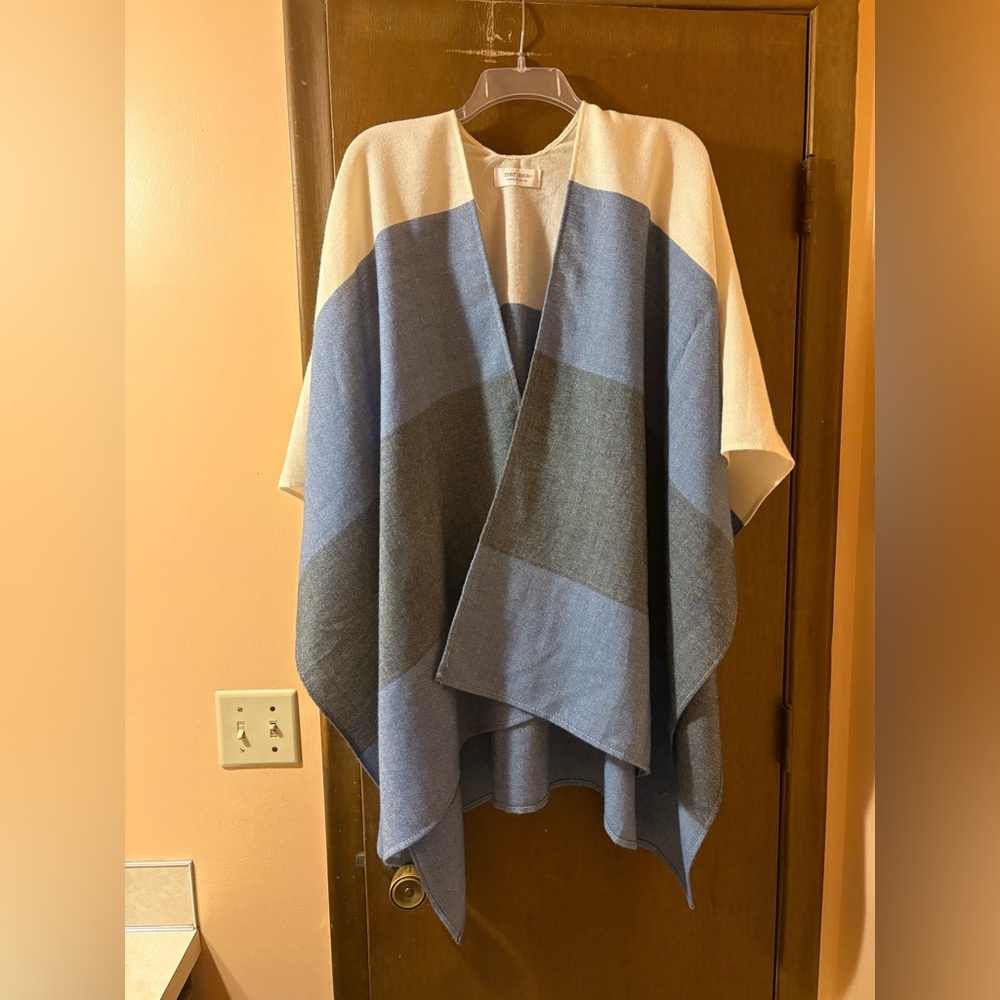 Mersea Thinny Traveler Wrap in Shades of Blue - Picture 2 of 4